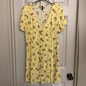 Size 12 H&M Pastel Yellow Button Down dress